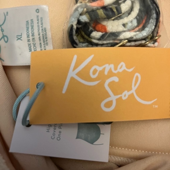 Women's Pique Bandeau High Coverage One Piece Swimsuit - Kona Sol™ Multi - Picture 6 of 7